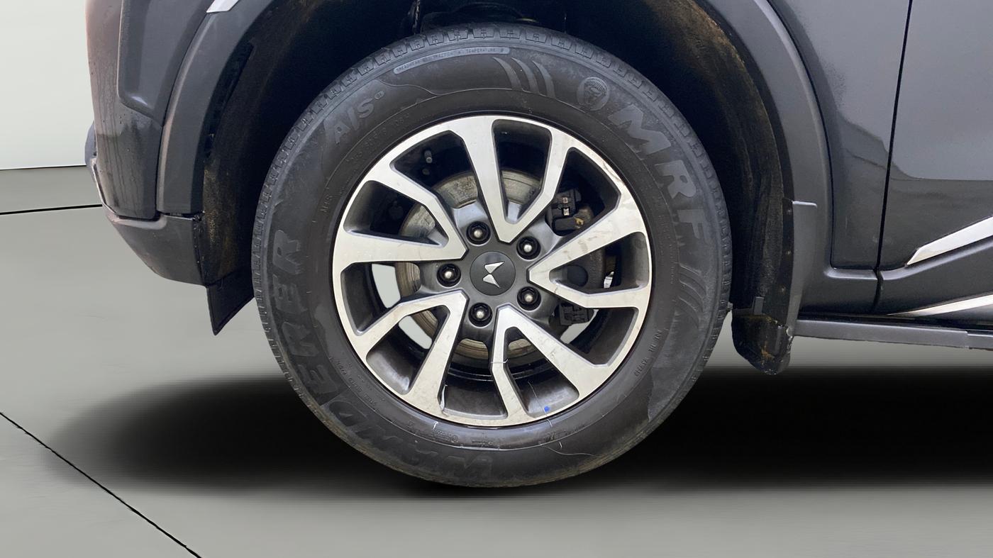 2023 Mahindra SCORPIO-N Z8 DIESEL AT 2WD 7 STR, Diesel, Automatic, 52,840 km, Left Front Wheel