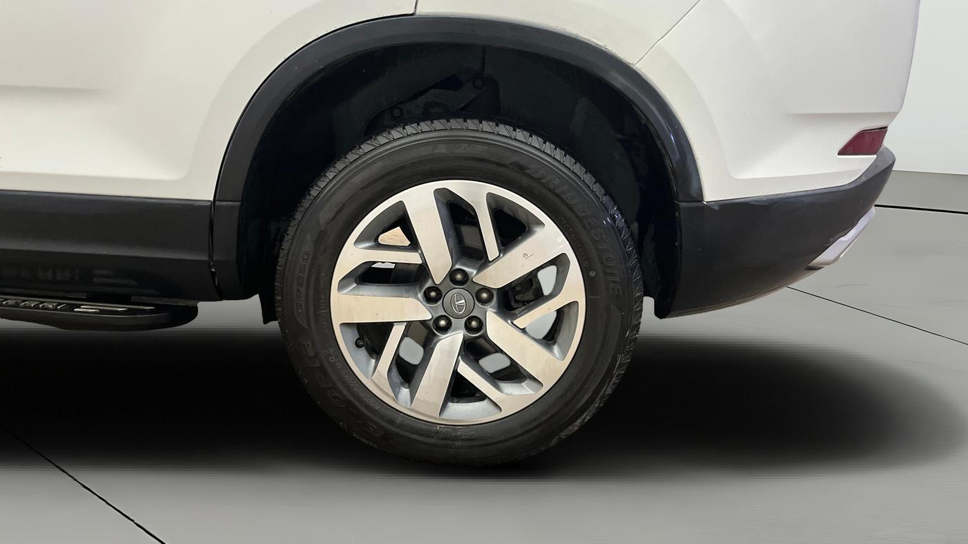 2023 Tata Safari XZ, Diesel, Manual, 40,943 km, Left Rear Wheel
