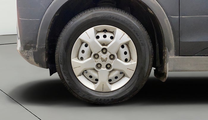 2023 Mahindra XUV300 W4 1.2 PETROL, Petrol, Manual, 24,358 km, Left Front Wheel