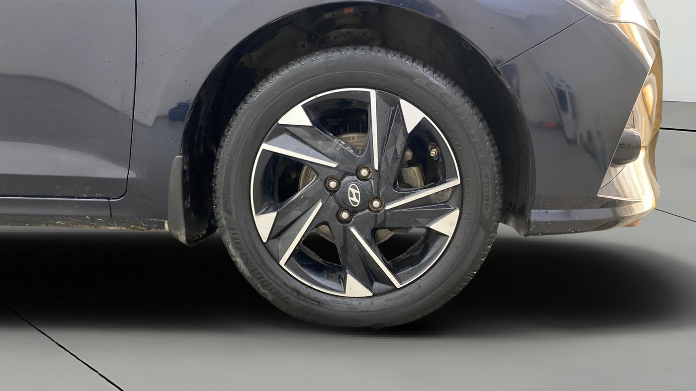 2022 Hyundai Verna SX (O) 1.5 VTVT IVT, Petrol, Automatic, 43,765 km, Right Front Wheel