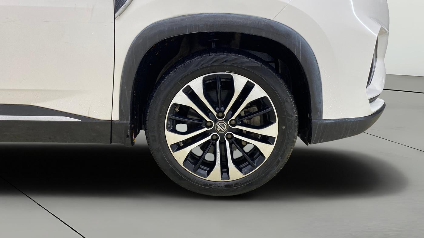 2021 MG HECTOR PLUS SHARP 1.5 PETROL TURBO CVT 6-STR, Petrol, Automatic, 79,593 km, Right Front Wheel