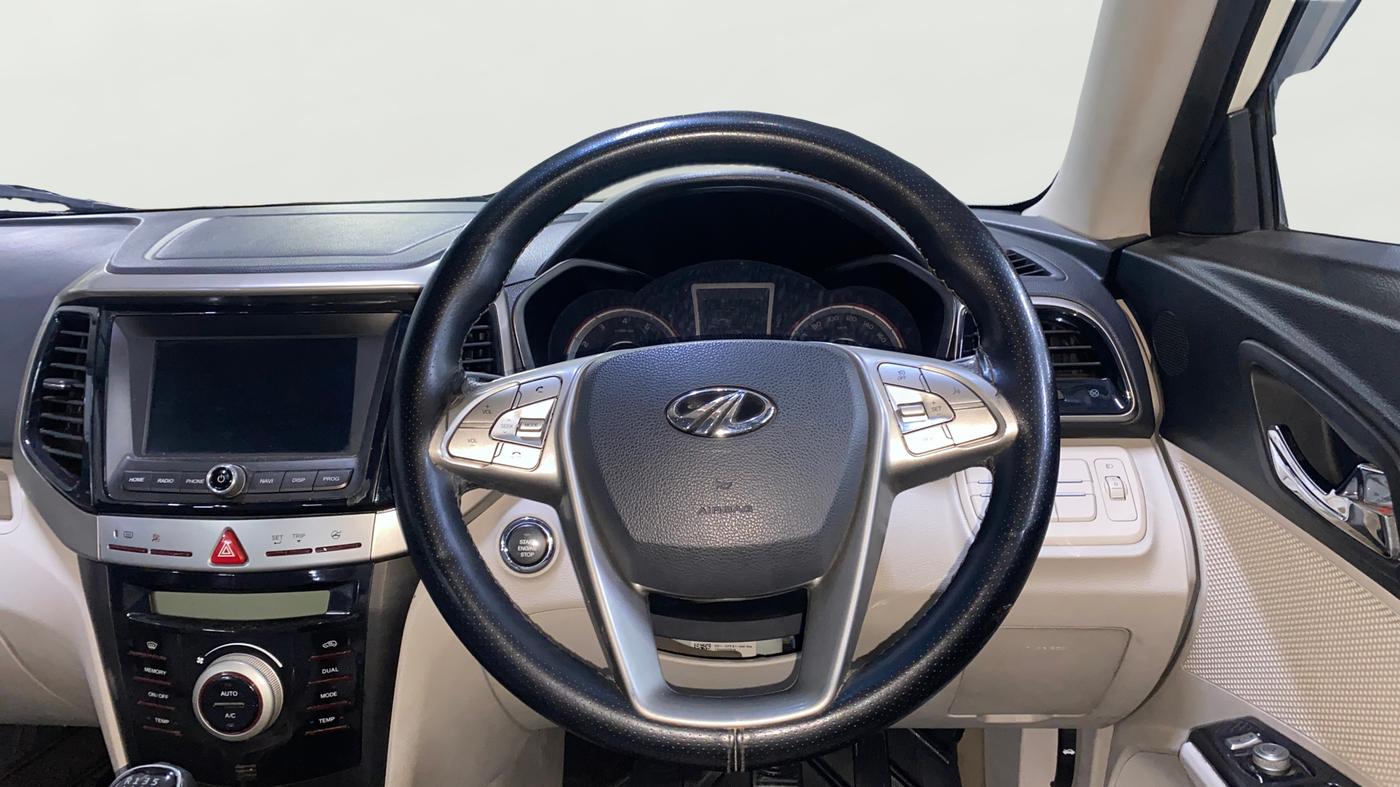 2021 Mahindra XUV300 W8 1.2 PETROL, Petrol, Manual, 67,784 km, Steering Wheel Close Up
