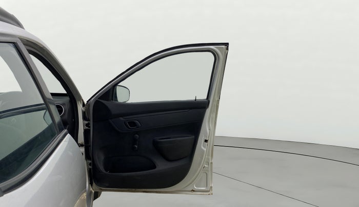 2017 Renault Kwid RXL, Petrol, Manual, 1,02,238 km, RHS Front Door