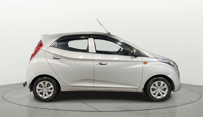 2017 Hyundai Eon MAGNA +, Petrol, Manual, 29,507 km, Right Side View
