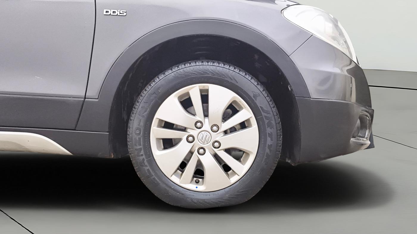 2015 Maruti S Cross ALPHA 1.6, Diesel, Manual, 54,852 km, Right Front Wheel