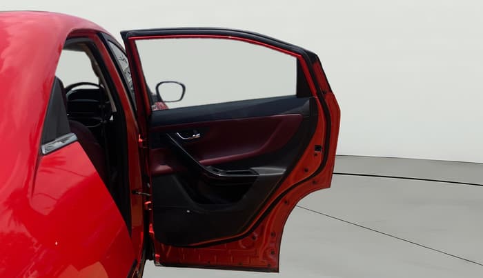 2024 Tata Curvv Accomplished S 1.2 Petrol 6MT, Petrol, Manual, 2,402 km, RHS Rear Door
