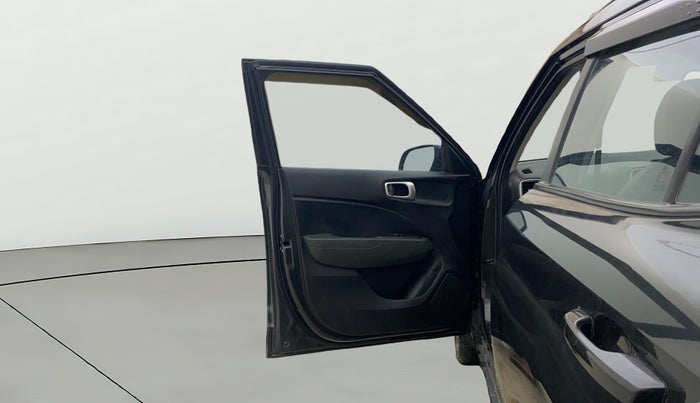 2021 Hyundai VENUE SX 1.5 CRDI, Diesel, Manual, 39,024 km, LHS Front Door