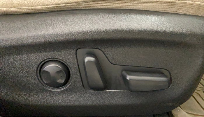 2020 Hyundai New Elantra 2.0 SX(O) AT PETROL, Petrol, Automatic, 91,917 km, Driver Side Adjustment Panel