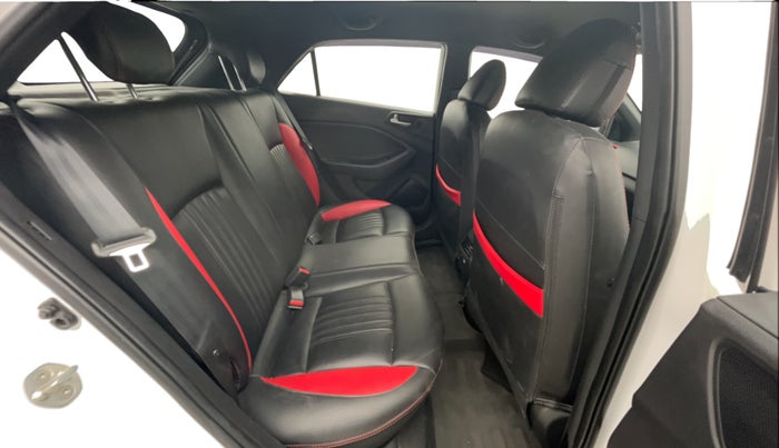 2019 Hyundai Elite i20 SPORTZ PLUS 1.2 DUAL TONE, Petrol, Manual, 24,581 km, Right Side Rear Door Cabin