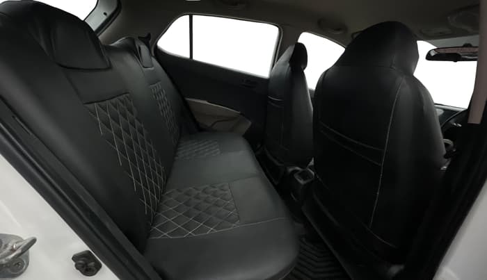 2016 Hyundai Grand i10 MAGNA 1.2 KAPPA VTVT, Petrol, Manual, 50,954 km, Right Side Rear Door Cabin