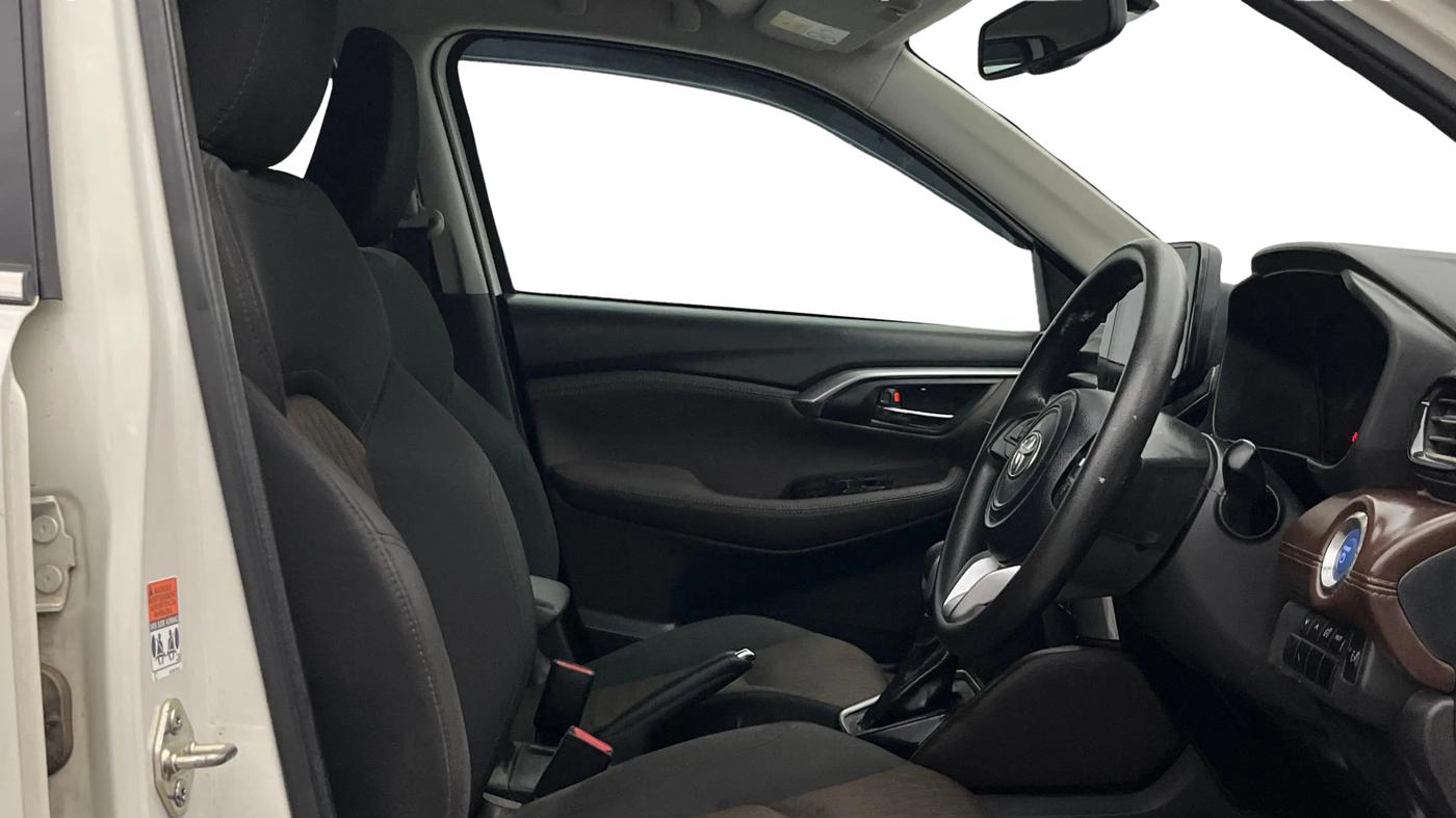 2024 Toyota URBAN CRUISER HYRYDER G HYBRID, Hybrid, Automatic, 43,510 km, Right Side Front Door Cabin