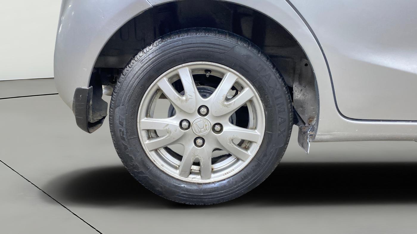 2014 Honda Brio VX AT, Petrol, Automatic, 81,681 km, Right Rear Wheel
