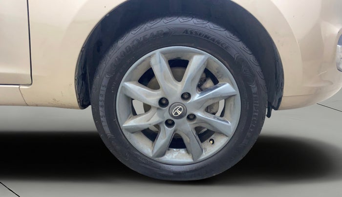 2015 Tata Bolt XT REVOTRON, Petrol, Manual, 17,479 km, Right Front Wheel