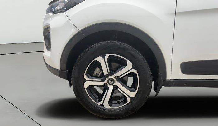 2021 Tata NEXON XZA PLUS (O) PETROL, Petrol, Automatic, 61,447 km, Left Front Wheel
