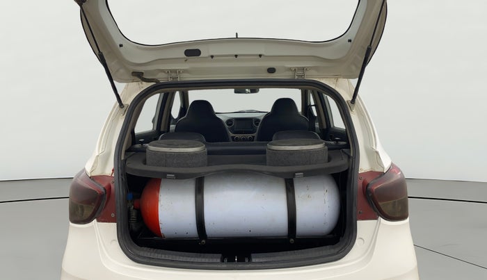 2017 Hyundai Grand i10 MAGNA 1.2 KAPPA VTVT, CNG, Manual, 52,056 km, Boot Open Zoomed View