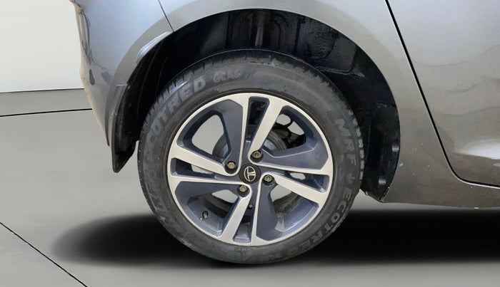 2023 Tata ALTROZ XM PLUS DIESEL, Diesel, Manual, 41,731 km, Right Rear Wheel