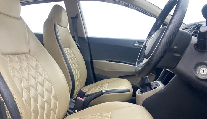 2015 Hyundai Xcent S (O) 1.2, Petrol, Manual, 1,25,322 km, Right Side Front Door Cabin