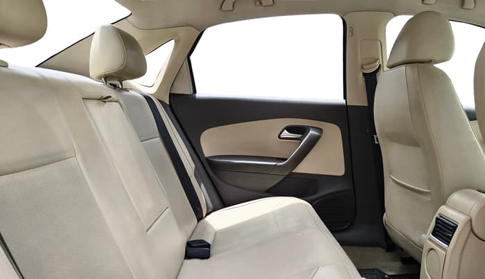 2014 Volkswagen Vento HIGHLINE 1.6 MPI, Petrol, Manual, 91,016 km, Right Side Rear Door Cabin