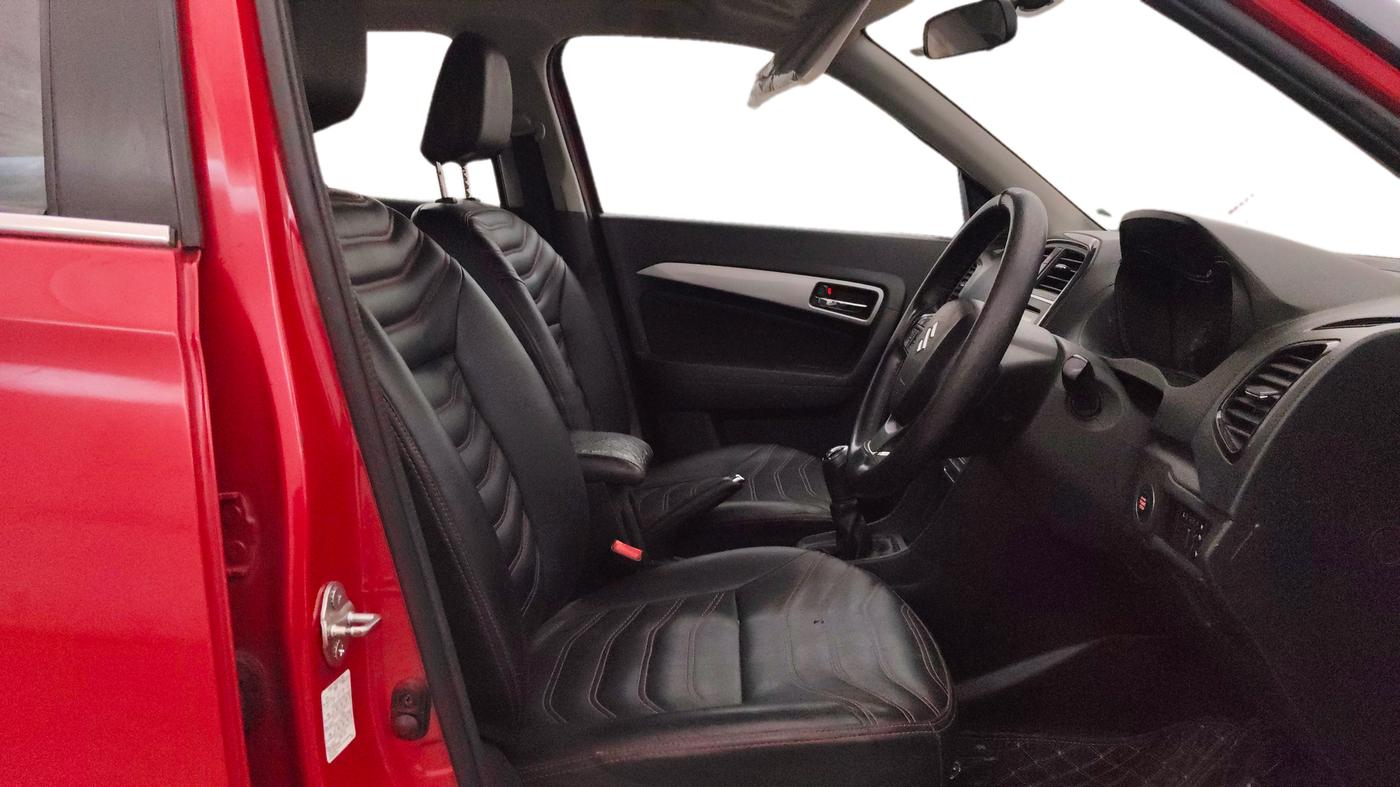 2022 Maruti Vitara Brezza ZXI PLUS DUAL TONE, Petrol, Manual, 31,467 km, Right Side Front Door Cabin