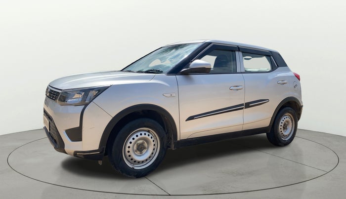 2020 Mahindra XUV300 W4 1.2 PETROL, Petrol, Manual, 29,751 km, Left Front Diagonal