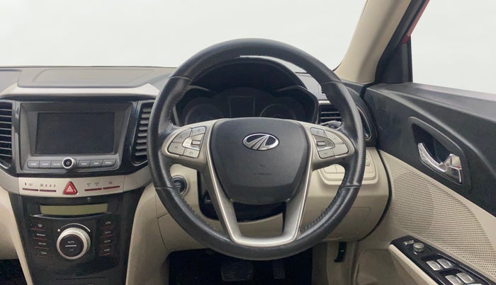 2021 Mahindra XUV300 W8 (O) 1.5 DIESEL AMT, Diesel, Automatic, 74,395 km, Steering Wheel Close Up