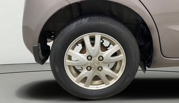 2015 Honda Brio VX AT, Petrol, Automatic, 72,594 km, Right Rear Wheel