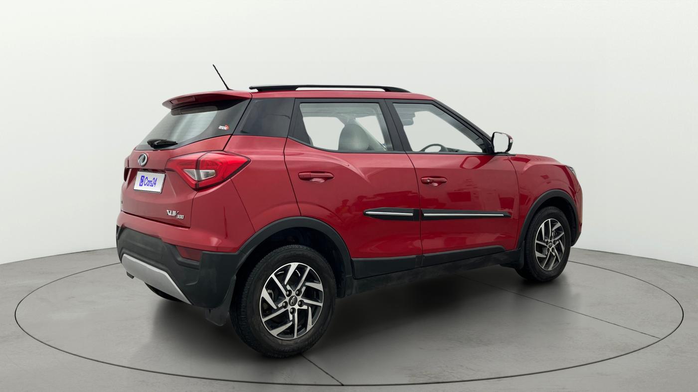 2022 Mahindra XUV300 W8 (O) 1.2 PETROL, Petrol, Manual, 20,984 km, Right Back Diagonal