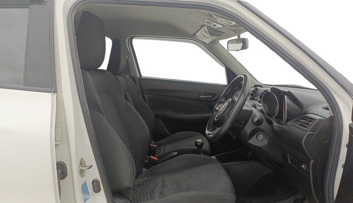 2018 Maruti Swift VXI, CNG, Manual, 67,075 km, Right Side Front Door Cabin