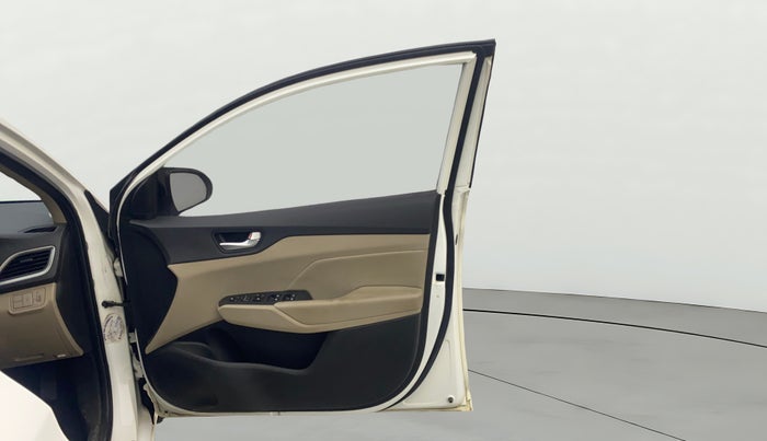 2018 Hyundai Verna 1.6 VTVT SX O, Petrol, Manual, 70,816 km, RHS Front Door