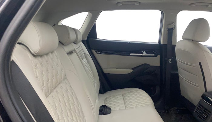 2023 KIA SELTOS HTX PETROL 1.5, Petrol, Manual, 30,582 km, Right Side Rear Door Cabin