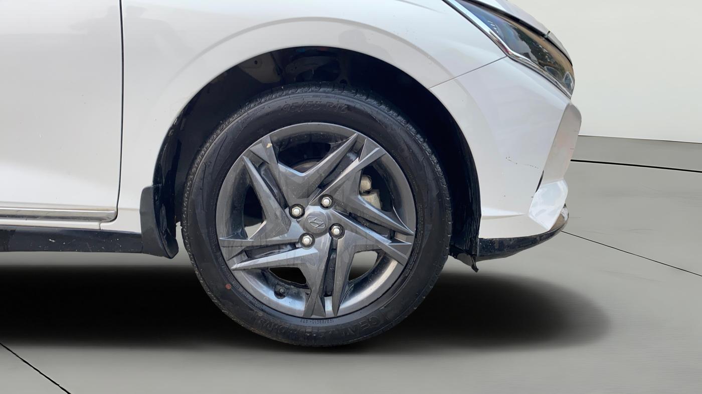 2023 Hyundai NEW I20 SPORTZ 1.2 MT, Petrol, Manual, 31,108 km, Right Front Wheel