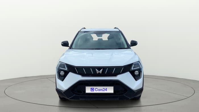 2024 Mahindra XUV 3XO AX5 1.2 L TCMPFI AT, Petrol, Automatic, 18,479 km, Front