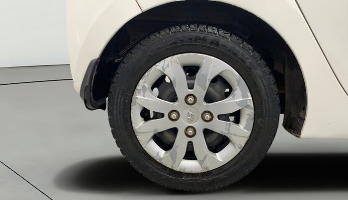 2014 Hyundai Eon MAGNA +, Petrol, Manual, 1,11,302 km, Right Rear Wheel