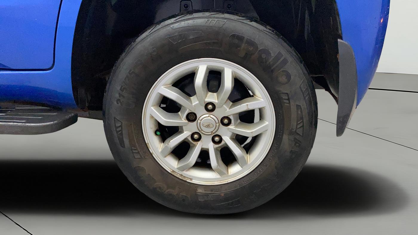 2016 Mahindra TUV300 T8 AMT, Diesel, Automatic, 1,03,527 km, Left Rear Wheel