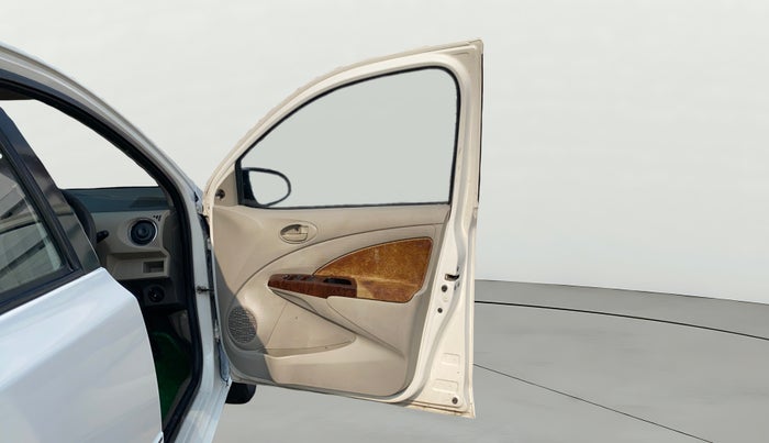 2014 Toyota Etios VD, Diesel, Manual, 25,949 km, RHS Front Door