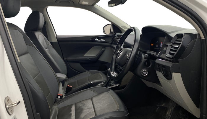 2022 Skoda KUSHAQ STYLE 1.0L TSI AT (6 AIRBAGS), Petrol, Automatic, 24,434 km, Right Side Front Door Cabin