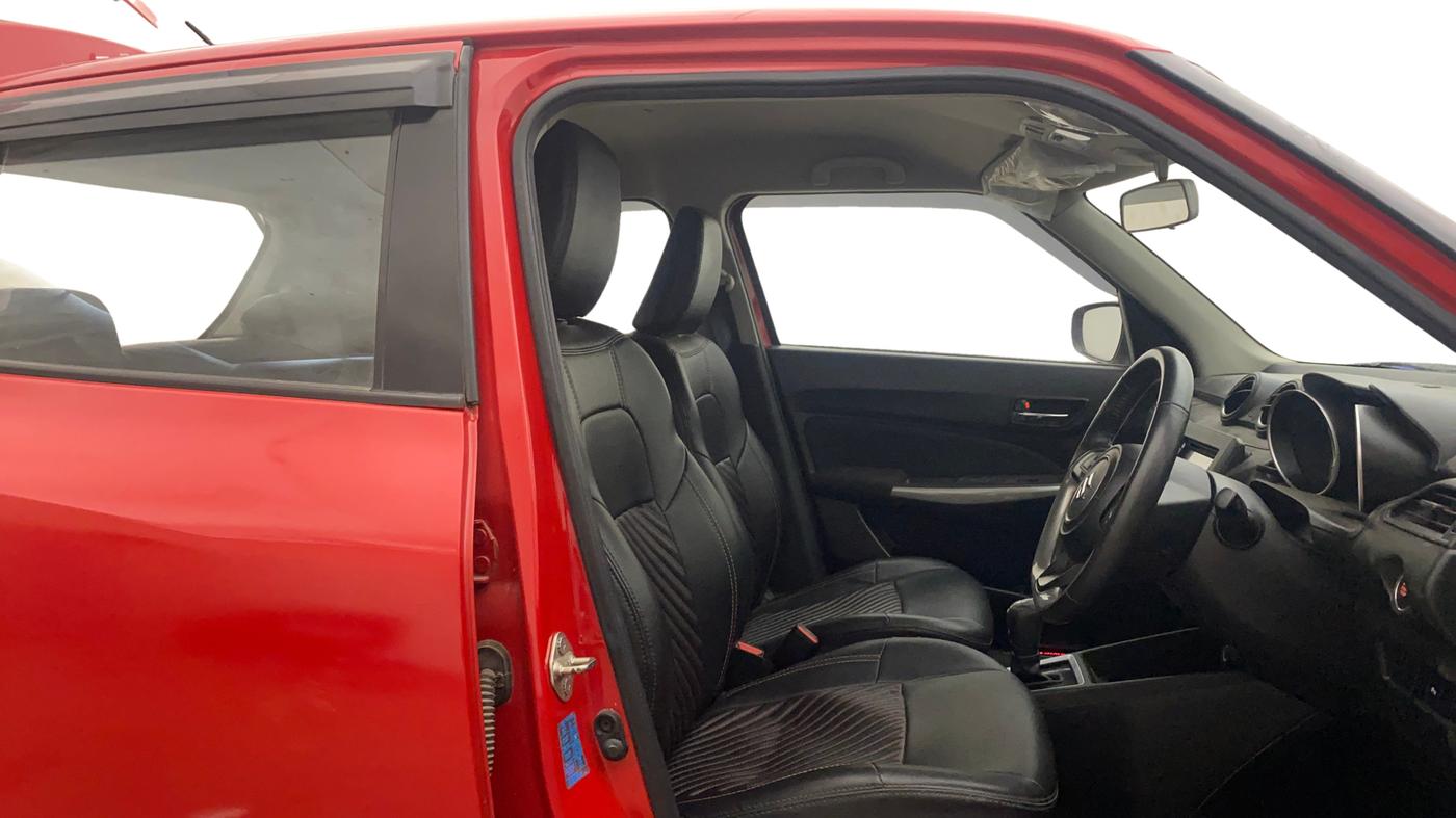 2018 Maruti Swift ZXI AMT, Petrol, Automatic, 57,878 km, Right Side Front Door Cabin