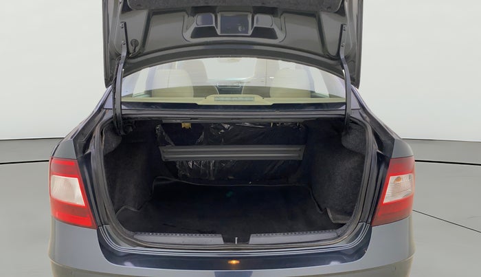 2018 Skoda Rapid AMBITION 1.6 MPI MT, Petrol, Manual, 28,306 km, Boot Open Zoomed View