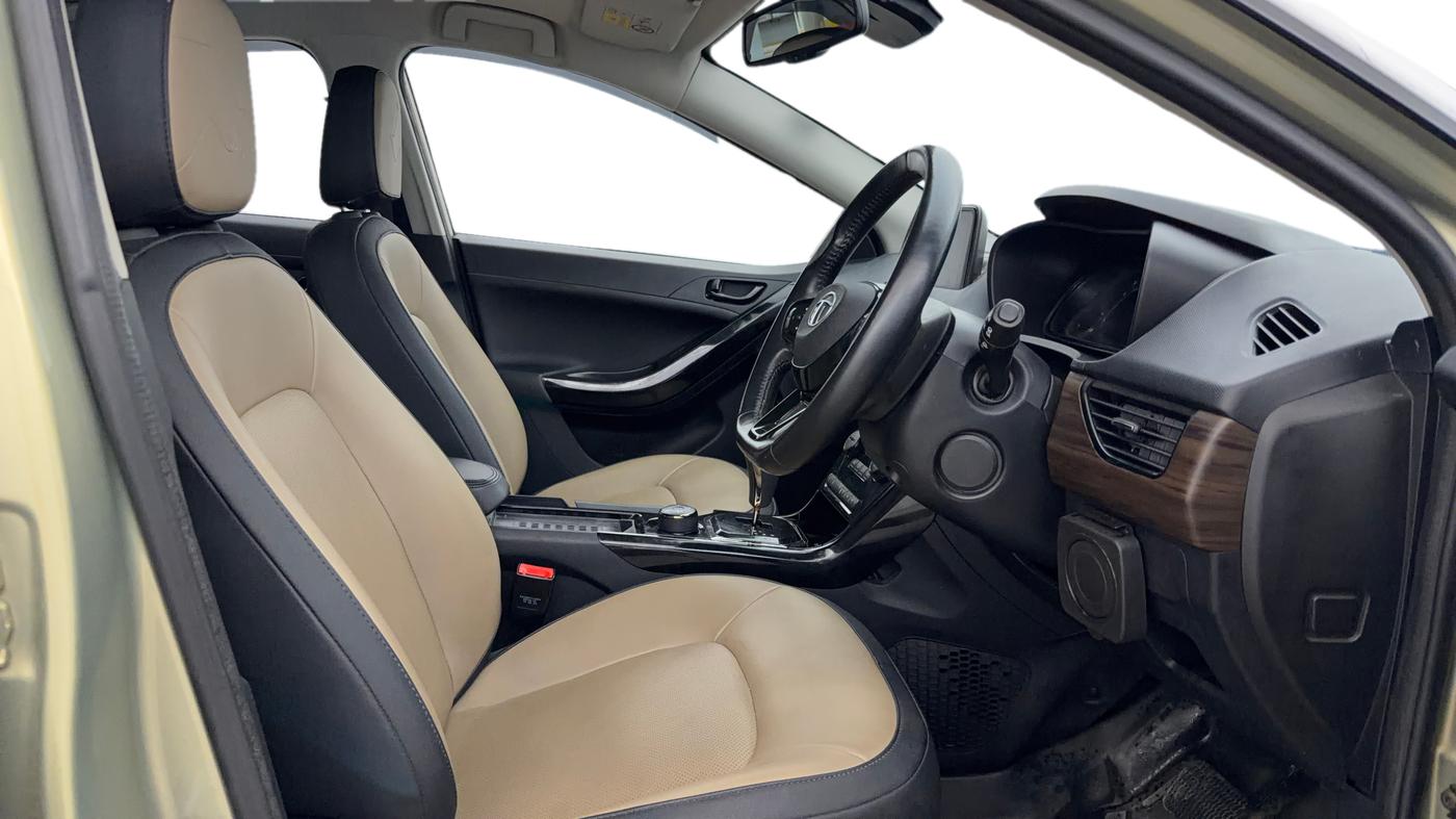 2023 Tata NEXON XZA PLUS LUX SUNROOF KAZIRANGA PETROL, Petrol, Automatic, 60,732 km, Right Side Front Door Cabin