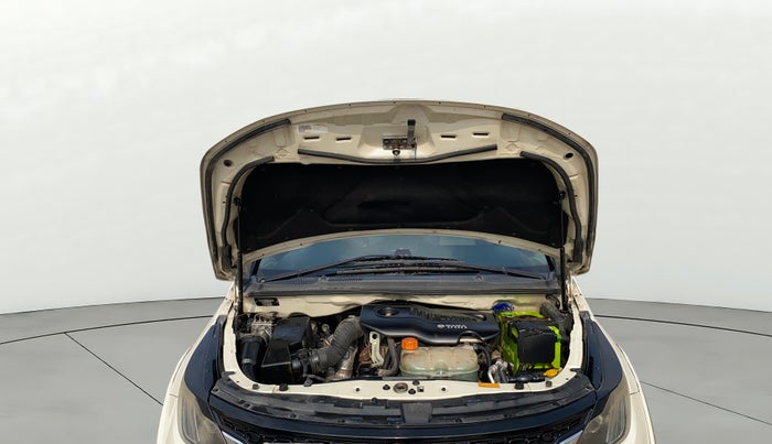 2017 Tata Hexa XTA 4X2 6 STR, Diesel, Automatic, 57,257 km, Open Bonet