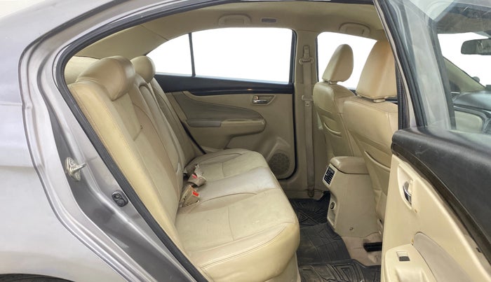 2015 Maruti Ciaz ZXI, Petrol, Manual, 96,632 km, Right Side Rear Door Cabin