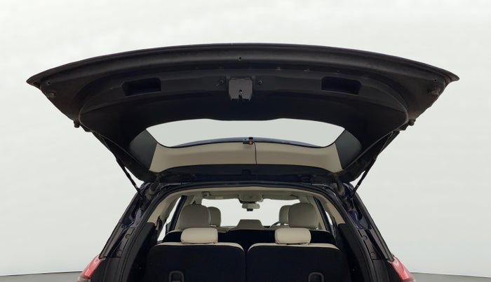 2022 Mahindra XUV700 AX 7 P AT 7 STR, Petrol, Automatic, 53,385 km, Boot Door Open