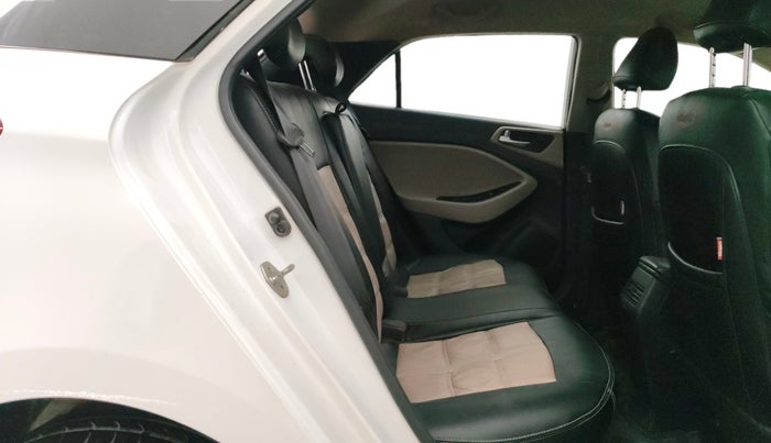 2019 Hyundai Elite i20 ASTA 1.2 (O), Petrol, Manual, 1,14,911 km, Right Side Rear Door Cabin