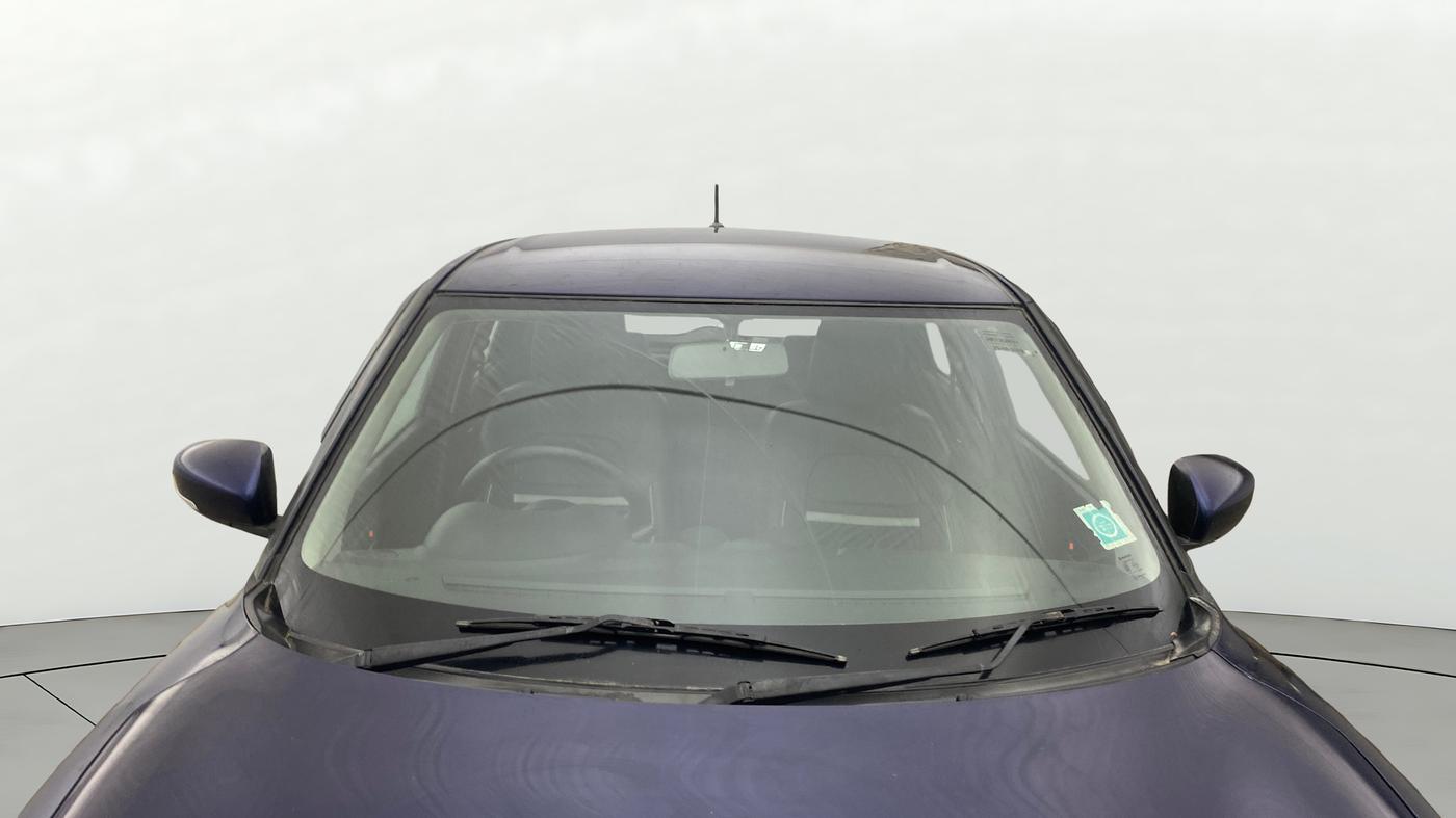 2019 Maruti Swift VXI AMT, CNG, Automatic, 1,12,721 km, Front Windshield