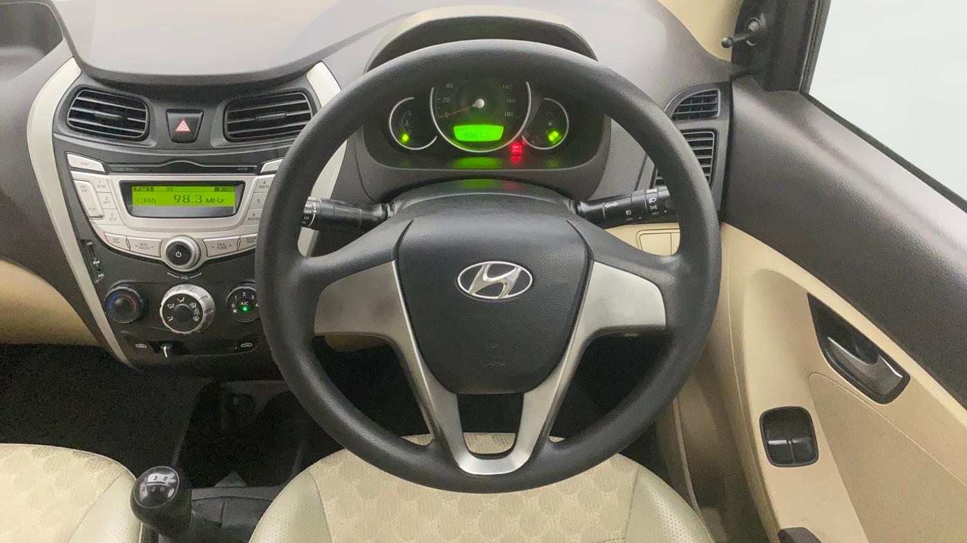 2017 Hyundai Eon SPORTZ, Petrol, Manual, 45,762 km, Steering Wheel Close Up