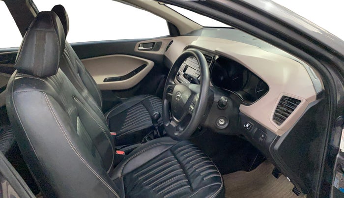 2016 Hyundai Elite i20 MAGNA 1.2, CNG, Manual, 61,101 km, Right Side Front Door Cabin