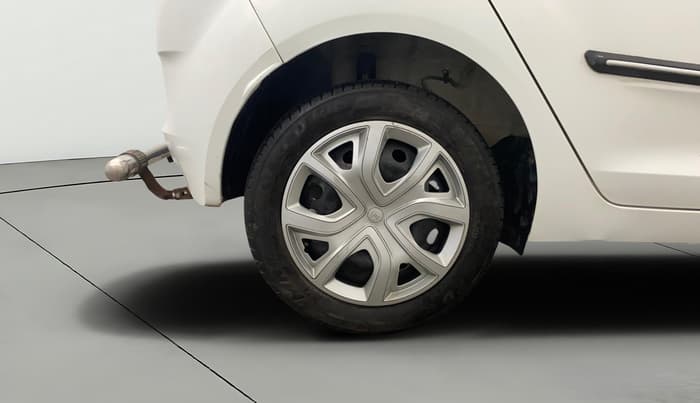 2024 Tata ALTROZ XM PLUS CNG, CNG, Manual, 18,993 km, Right Rear Wheel