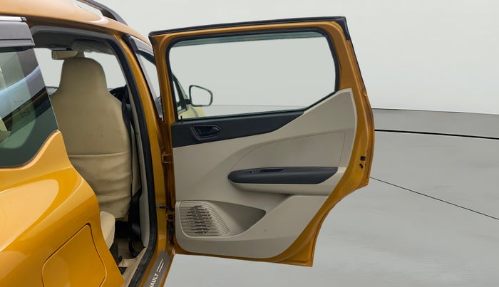 2022 Renault TRIBER RXT AMT, Petrol, Automatic, 14,440 km, RHS Rear Door