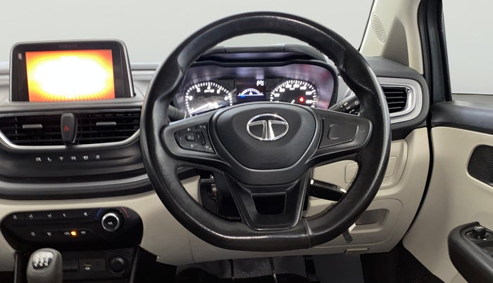 2023 Tata ALTROZ XM PLUS DIESEL, Diesel, Manual, 41,731 km, Steering Wheel Close Up