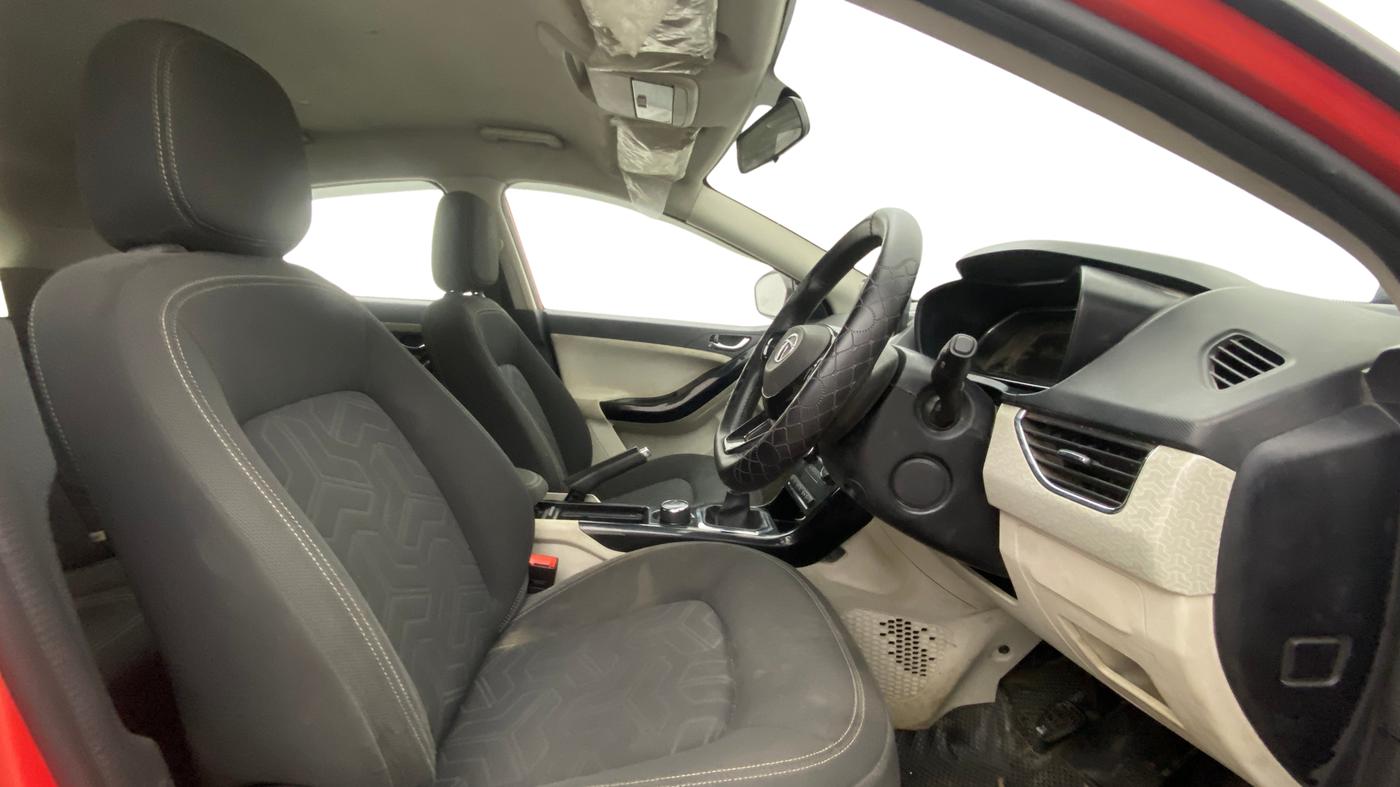 2020 Tata NEXON XZ PLUS DIESEL, Diesel, Manual, 77,215 km, Right Side Front Door Cabin